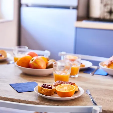 Th 103 F2 A 1 A 3 Personnes タン